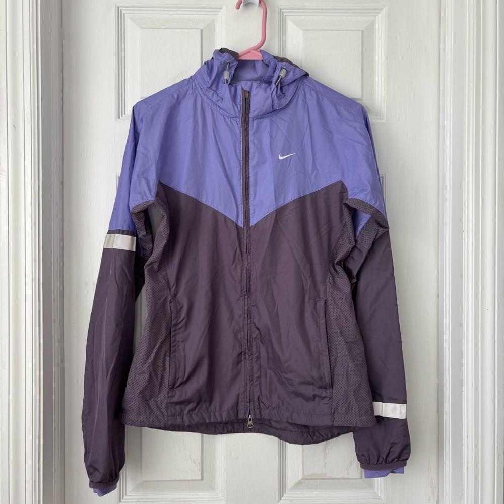 Nike Woman’s Reflective Running Lightweight Purple and Gray Jacket